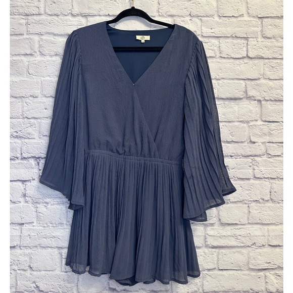 Entro Flowy‎ Long Sleeve Pleated V Neck Romper Blue Size M - Picture 1 of 9